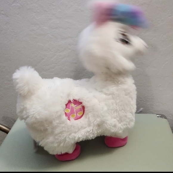 Zuru Pets Alive Booty Shaking Dancing Llama - Picture 4 of 6